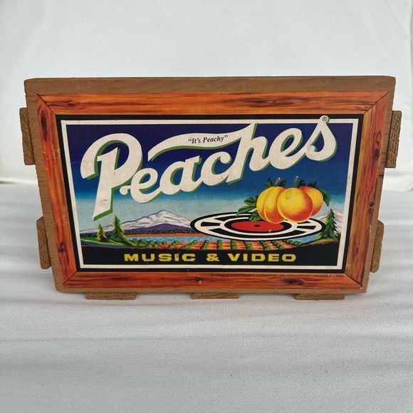 Vintage 80's Peaches Records & Tapes wooden crate - Picture 2 of 6